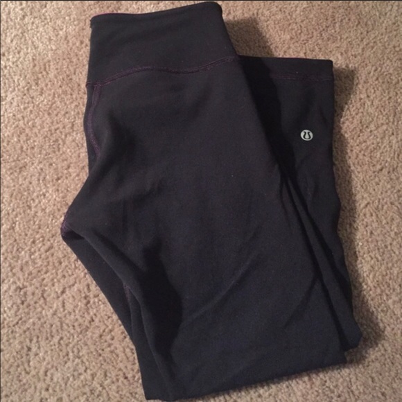 Lululemon reversible leggings, size 6. - Picture 4 of 4